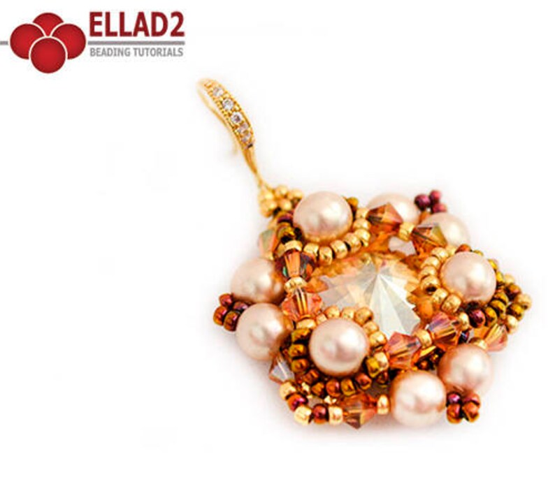 Peut inclure: Un pendentif en or avec un centre en cristal entour&eacute; de perles blanches et de perles brunes.