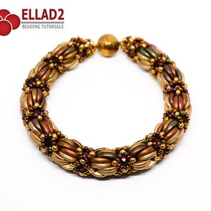 Peut inclure: Un bracelet en perles dor&eacute;es, brunes et violettes avec un fermoir magn&eacute;tique. Le bracelet est fait de petites perles rondes et pr&eacute;sente un motif tiss&eacute;.