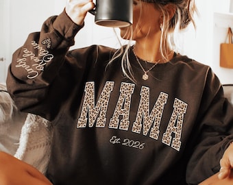 Sudadera personalizada para mamá con estampado de leopardo y nombre del niño en la manga, sudadera personalizada para mamá, regalo para mamá, regalo del Día de la Madre, sudadera conmemorativa del aniversario de mamá