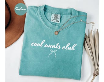 Comfort Colors® Cool Aunts Club Shirt, Coquette Bow Aunt Shirt, Gift for Aunt to Be, Pregnancy Announcement, New Auntie Shirt, Trendy Aunt