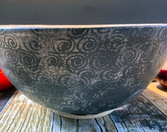 Mixing bowl, Salad bowl, Serving bowl Large stoneware bowl by Leslie Freeman