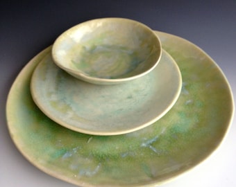 Handmade, organic, stoneware, place setting, slab dinner plate, side plate and dessert bowl by Leslie Freeman