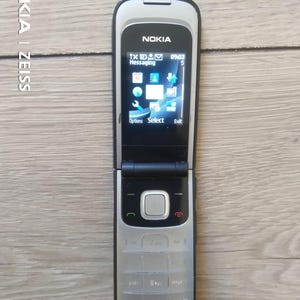 Téléphone portable Nokia vintage sans chargeur - Fonctionnel Téléphone portable Nokia vintage sans chargeur - Fonctionnel