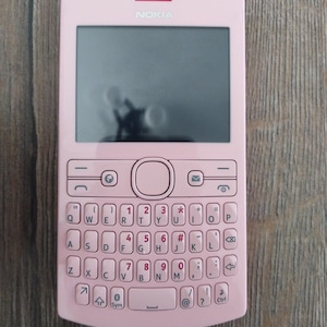 Brand New Nokia Asha 205 Pink Retro Phone | Vintage QWERTY Feature Phone | Never Used | Collector Rare | Vintage Mobile
