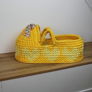 cesta de muñecas