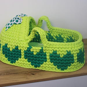 cesta de muñecas