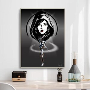 Könnte beinhalten: Eine digitale Schwarzweißillustration einer Frau mit einer Kapuze. Das Gesicht der Frau ist sichtbar und sie hat rote Lippen. Die Frau ist von einem weißen Kreis umgeben. Eine silberne Roboterfrau steht im Zentrum des Kreises.