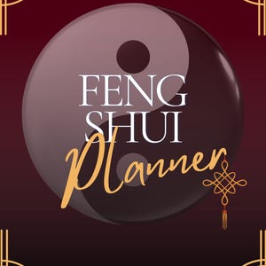 以下が含まれることがあります： 金色の陰陽のシンボルと「Feng Shui Planner Daily Practices Journal」というテキストが書かれた、えんじ色のプランナーです。