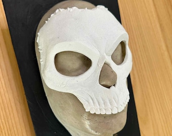 Masque fantôme en résine sculpté à la main (kit)