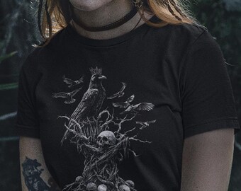 Gothic Raven Skull T-Shirt: Dark Fantasy Crow King Unisex Tee
