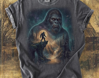 Camiseta vintage de Bigfoot, camiseta Sasquatch a la luz de la luna, camiseta para amantes de Bigfoot en el bosque salvaje, camisetas cómodas de colores para amantes de Bigfoot