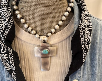 Collar cristiano, collar con cruz, collar religioso, collar con cruz turquesa, joyería turquesa, collar bohemio, collar bohemio