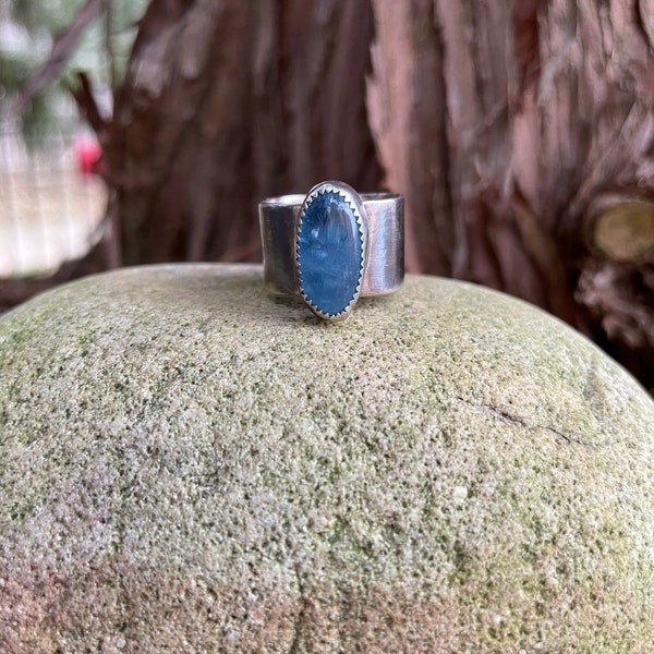 Anneau d’aigue-marine / Bijoux Aquamarine / Bague artisanale / Bijoux Artisan / Bague Boho / Bague statement / Bague orfèvre / Bijoux Boho