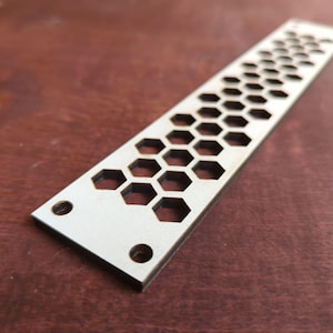 10&quot; 1U laser cut honeycomb vented Space Blank Plate Network Server Rack Mount Panel