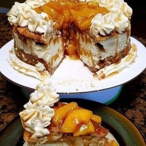 Peach Cobbler Cheesecake