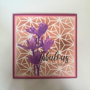 Handgemaakte verjaardagskaart – tulp bloemenmotief | Roze geometrische kaart van 6 x 6 | Aanpasbare wenskaart voor haar | Blanco binnenkant