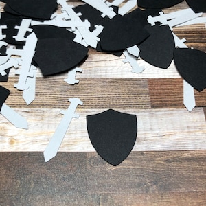 Confettis découpés avec épée et bouclier ~ Décoration de fête sur le thème du chevalier ~ Anniversaire ~ Thème médiéval ~ Occasion spéciale ~ Prêt à être expédié !