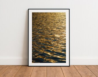 大きな抽象的な海景写真プリント、夕焼けの壁アート、ストレッチキャンバス、航海の装飾、夕焼けと雲の反射、リキッドゴールド