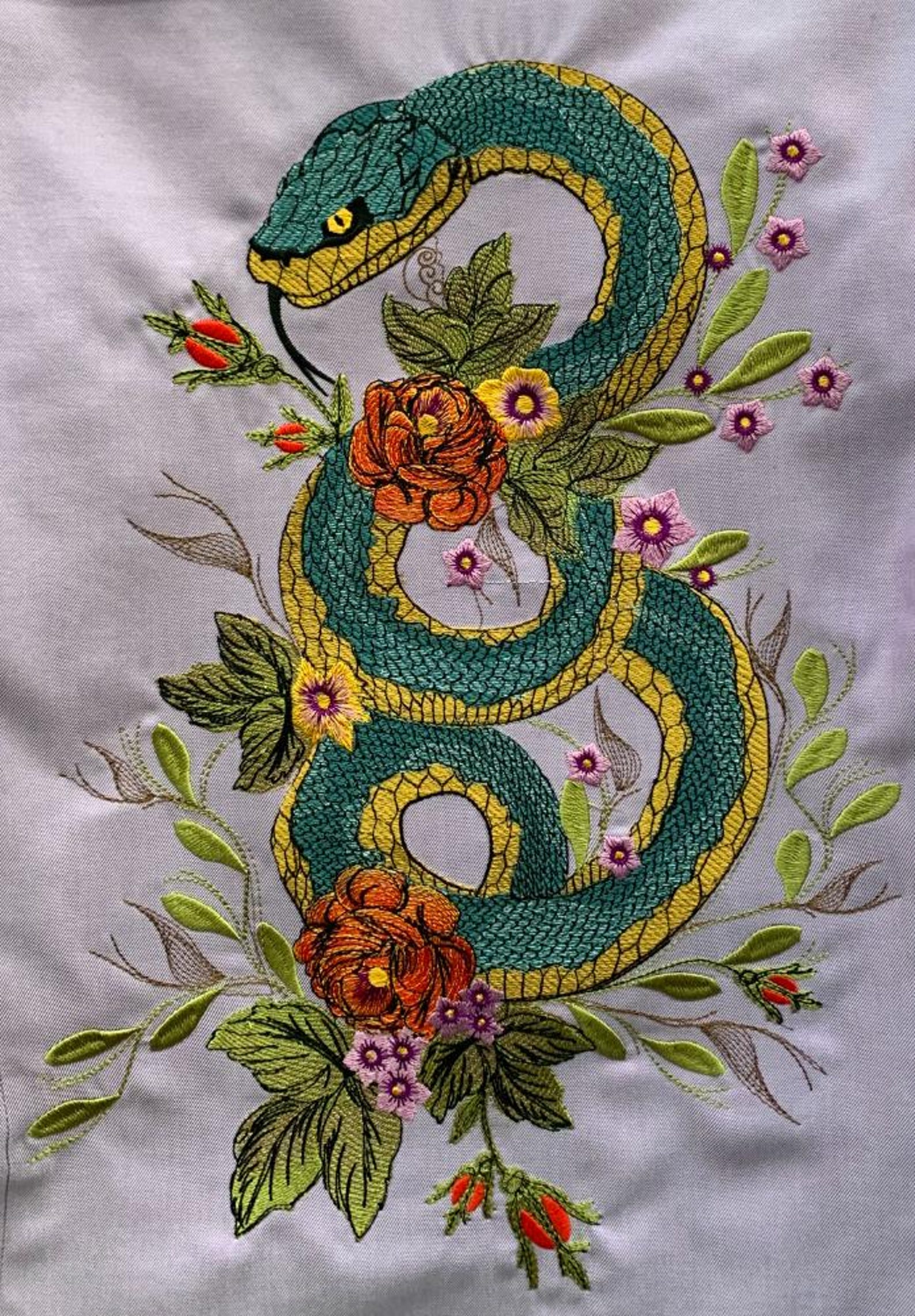 Emroidy Snake Embroidery Machine Design Snake Floral and Roses to Celebrate the Year ...