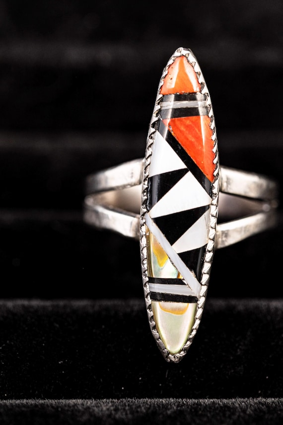 AMERICAN INDIAN DESIGNER