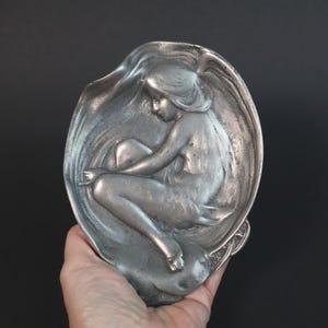 Antike Jugendstil Zinnschale | Akt-Motiv Relief | um 1900 | Visitenkartenschale | Zinn Kunst | Antike Schale | Deko-Schale |  Schmucktablett