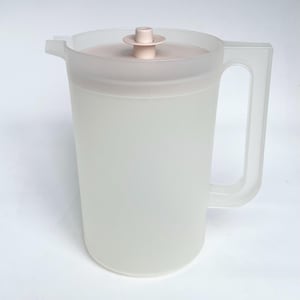 Vintage Tupperware 2 Qt Pitcher with Lid
