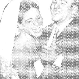 K&ouml;nnte beinhalten: Ein Schwarzwei&szlig;bild von zwei Gesichtern, die aus den Worten "Ich liebe dich" gebildet werden, die viele Male wiederholt werden. Die W&ouml;rter sind so angeordnet, dass sie die Umrisse der Gesichter bilden.