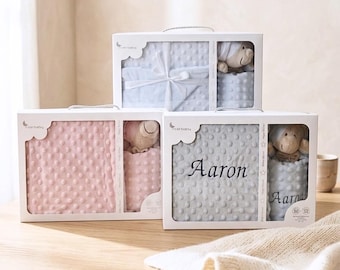 Personalisiertes Geschenkset mit Decke und Kuscheltier, personalisiertes Babygeschenkset, personalisiertes Babygeschenk, besticktes Babygeschenkset