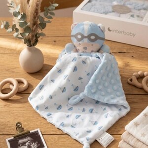 Personalized baby gift set with cuddly blanket, fur lining, embroidered name, baby girl/boy gift image 9