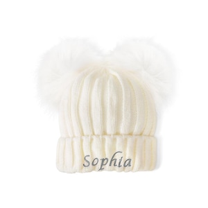 Personalisierte Baby Pompom Mütze - Individuelle Namensmütze für Neugeborene bis 4 Jahre | Doppelbommel Wintermütze | Baby Geschenk für Mädchen oder Jungen
