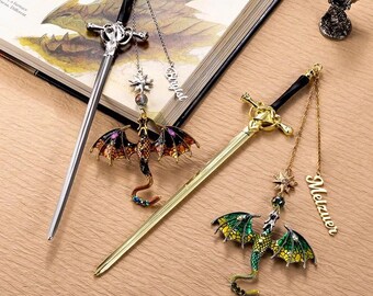 Fantasy Drachen Schwert Lesezeichen mit individuellem Namen, Metall Anhänger für Leseratten, einzigartiges Geschenk für Buchliebhaber, Graduierungen & Geburtstage