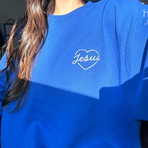 Jesus Embroidered Sweatshirt, Christian Crewneck Embroidery, Jesus Sweatshirt, Aesthetic Christian Sweatshirt, Christian Streetwear | CE01