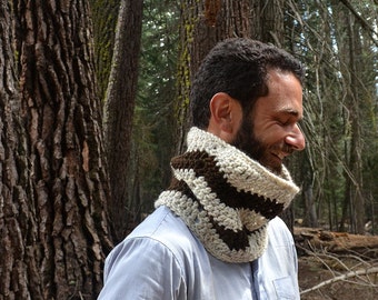 Écharpe en tricot ajustée - écharpe à capuche rayée à chevrons - écharpe en mélange de laine épaisse - gauche deux couleurs - noir et blanc ou marron et blanc - prêt à être expédié