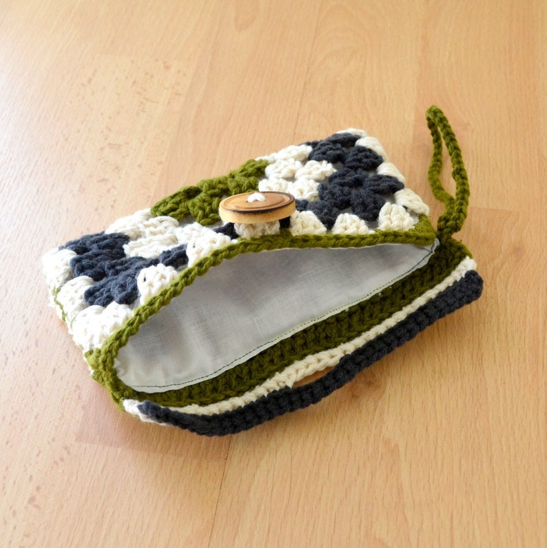 Crochet Bag Pattern - Granny Square Pattern - Crochet Wristlet Clutch Pattern - Crochet PDF Pattern - DIY - Beginner Crochet image 4