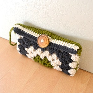 Crochet Bag Pattern - Granny Square Pattern - Crochet Wristlet Clutch Pattern - Crochet PDF Pattern - DIY - Beginner Crochet image 5