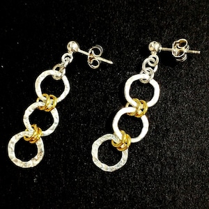 TWEEKLEURIGE OORBELLEN 925 sterlingzilveren gehamerde cirkels en 14kt gold filled ringen met oorsteker Gratis verzending wereldwijd