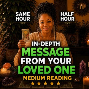 Puede incluir: Un anuncio de servicio de lectura de médium con el texto SAME HOUR, HALF HOUR, IN-DEPTH MESSAGE FROM YOUR LOVED ONE y MEDIUM READING. La imagen muestra a una persona sosteniendo una carta del tarot con una ilustración del sol en una habitación.