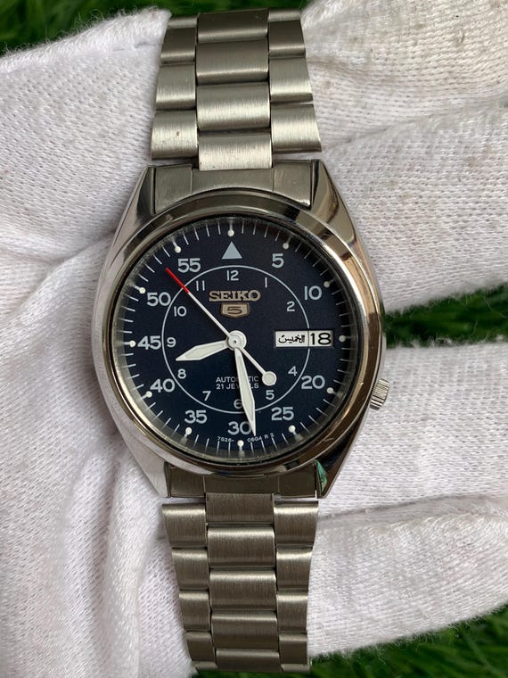 Vintage Seiko 5 Military Blue Dial Automatic 21 Jewels Japan  display picture 3