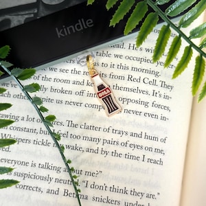 Cola Bottle Kindle Charm| Whimsical Kindle Charm | Coke Bottle Kindle Dust Charm | Dust Plug | USB-C Charm | Switch Charm