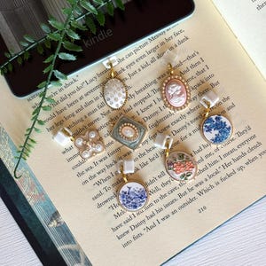 Vintage Style Gold Kindle Charm Coquette | Kindle Dust Charm | Kindle Dust Plug | Switch Charm | USB-C | Kindlecharm