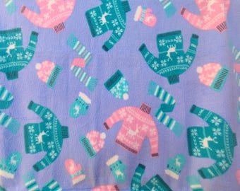 Fleece blanket - Winter sweater on light blue