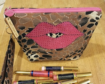 LipSense Distributor wrist-let bag, direct sales, purse, animal print, holds 22 lipsticks & additional supplies, shimmering hot pink lips