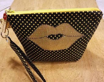 LipSense wrist-let bag, direct sales purse, black and Yellow Polk a Dots, holds 22 lipsticks & additional supplies, golden lips