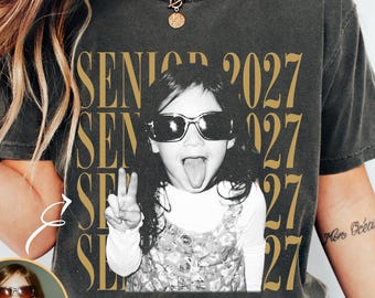 Personalised Vintage Photo And Year Senior Shirt: Custom Graduate Picture Shirt, Class of 2027 Graduation Gift, Retro Senior Boy Girl Shirt