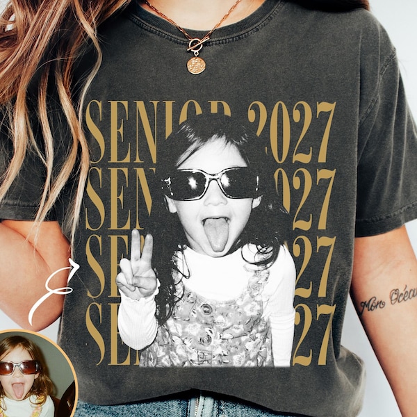 Personalised Vintage Photo And Year Senior Shirt: Custom Graduate Picture Shirt, Class of 2027 Graduation Gift, Retro Senior Boy Girl Shirt