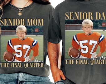 Custom Senior Football Mom Shirt, Custom Vintage Photo Football Mom Shirt, Senior Mom 2026 Shirt, The Final Quarter, Class Of 2026, Game Day