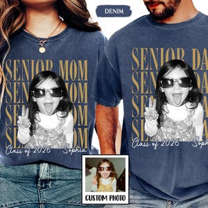 Personalised Vintage Photo Senior Dad Senior Mom Shirts 2026: Proud Family of Graduate Tees, Senior Night Gifts, Class Of 2026 Picture Gifts bild 12