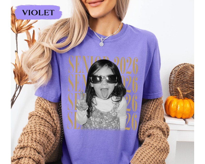 Personalisiertes Vintage-Shirt mit Foto und Jahrgangsstufe: Individuelles Absolventenfoto-Shirt, Abschlussgeschenk für den Jahrgang 2026, Retro-Shirt für Jungen und Mädchen Bild 9