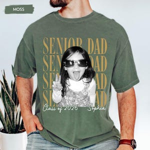 Personalised Vintage Photo Senior Dad Senior Mom Shirts 2026: Proud Family of Graduate Tees, Senior Night Gifts, Class Of 2026 Picture Gifts bild 15