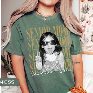 Personalised Vintage Photo Senior Dad Senior Mom Shirts 2026: Proud Family of Graduate Tees, Senior Night Gifts, Class Of 2026 Picture Gifts bild 18